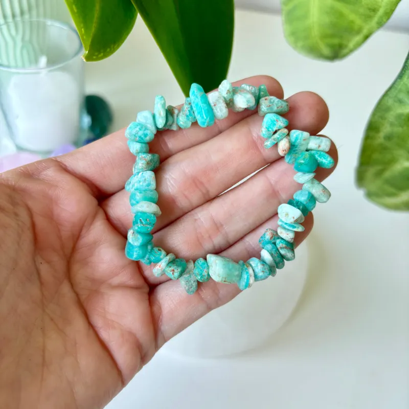 Turix Crystals opalite chip bracelet with polished beads